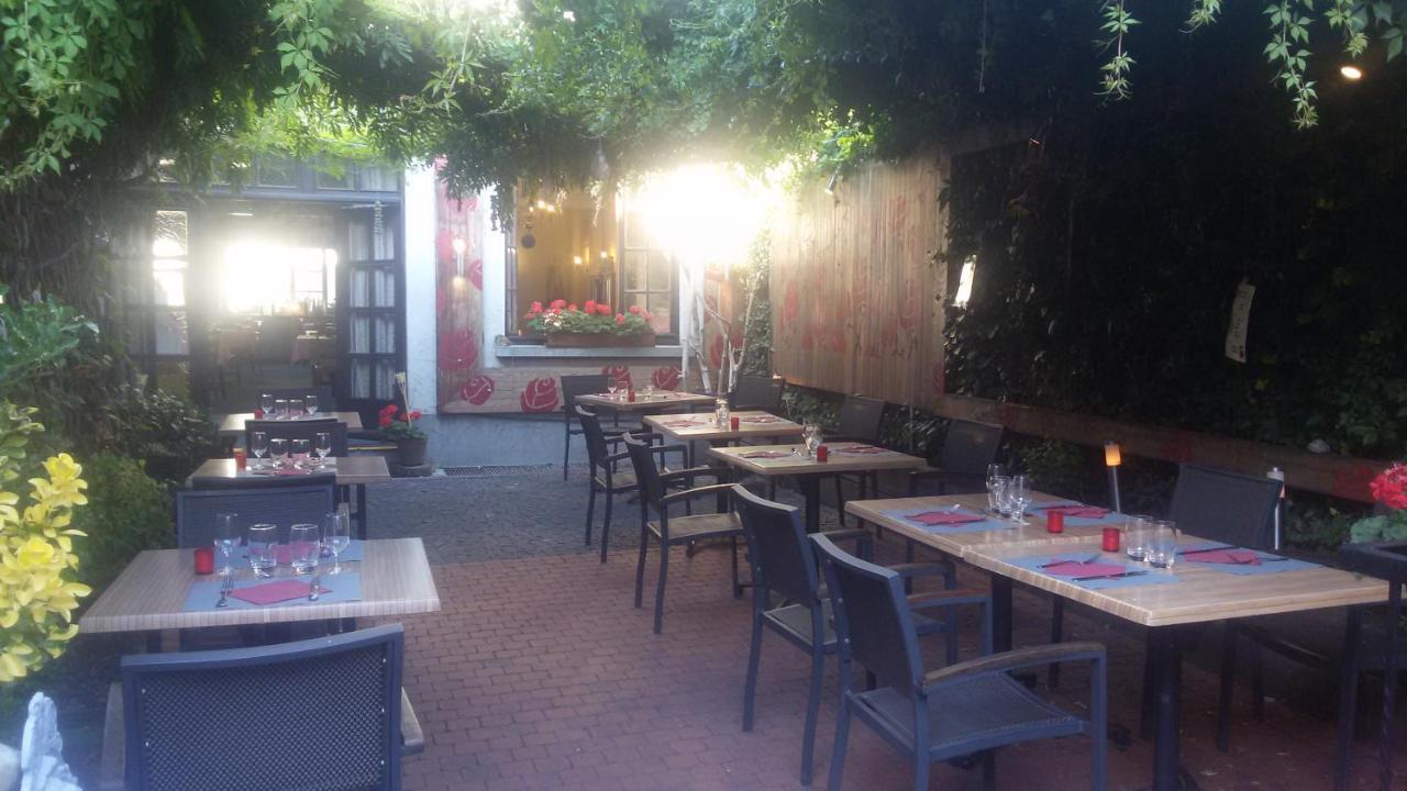 Hotel Restaurant Aux Deux Roses Neuf-Brisach Exterior photo